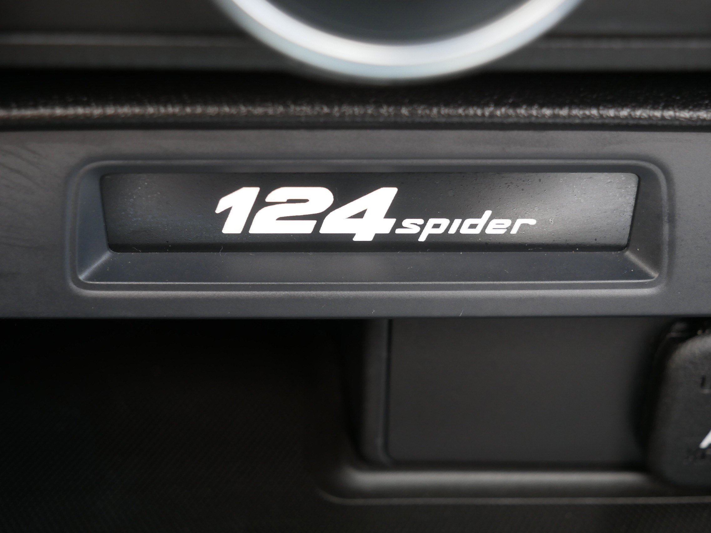 Used 2017 FIAT 124 Spider Classica RWD image 27