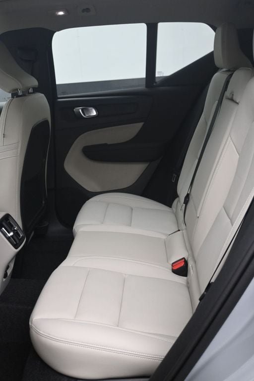 New 2026 Volvo XC40 B5 Plus w/ Protection Package Premier AWD/4WD image 13
