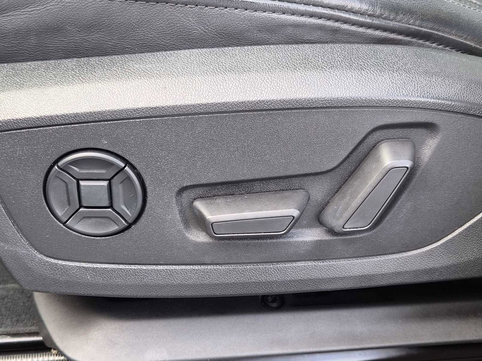 Used 2021 Audi Q3 2.0T Premium w/ Convenience Package image 16