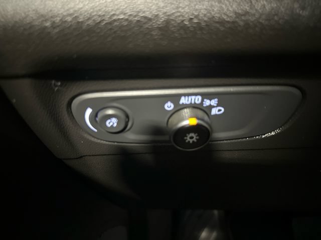 Certified 2021 Buick Envision Essence AWD/4WD image 22