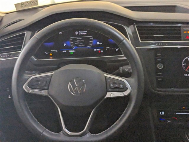 Certified 2022 Volkswagen Tiguan SE w/ Panoramic Sunroof Package image 9