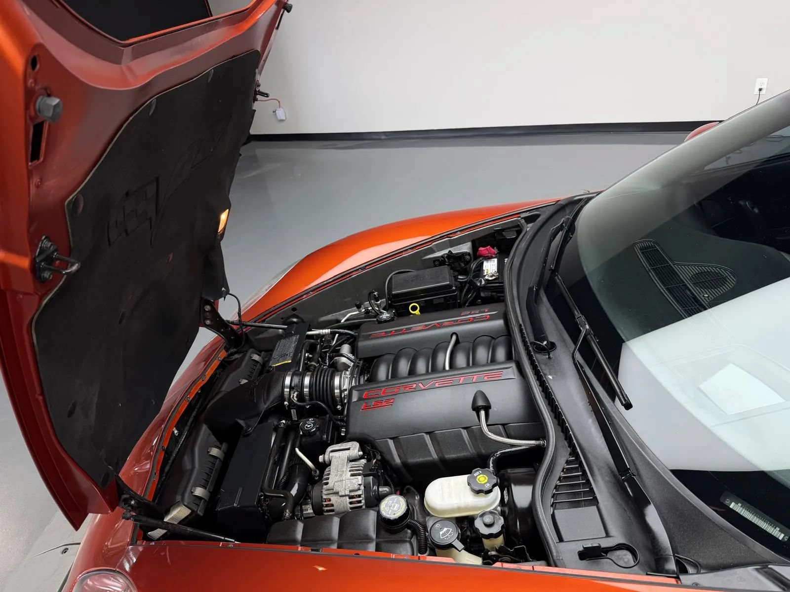 Used 2005 Chevrolet Corvette Coupe w/ Preferred Equipment Group RWD image 10