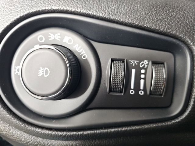 Used 2021 Jeep Renegade Latitude image 20