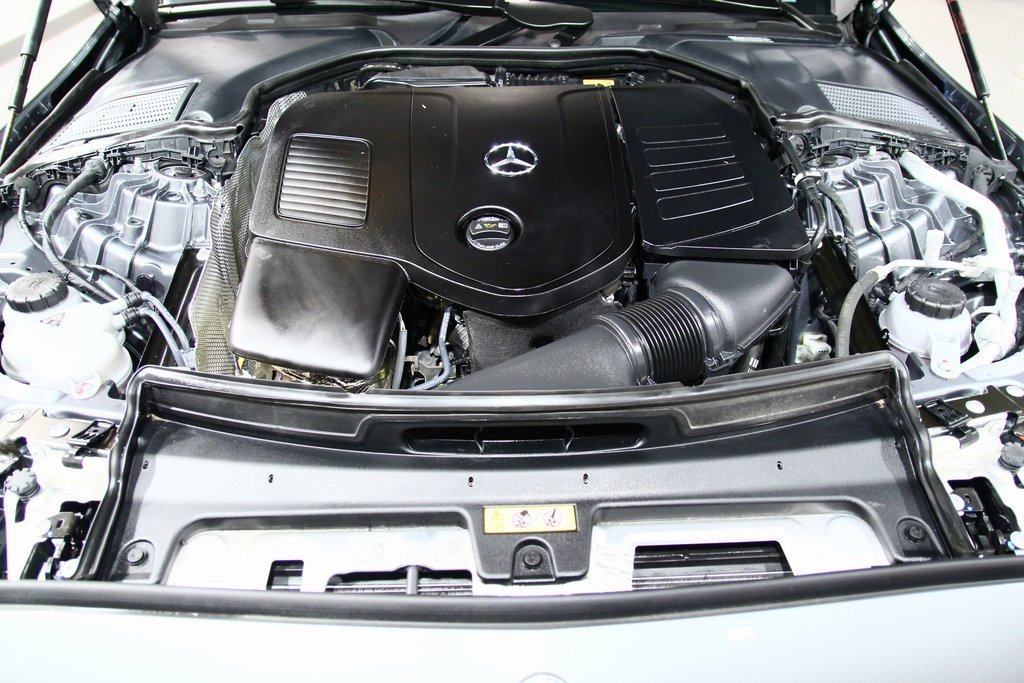 Used 2025 Mercedes-Benz C 300 4MATIC Sedan image 29