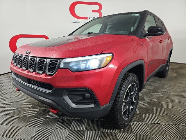 Certified 2025 Jeep Compass Trailhawk w/ Trailhawk Elite Group image 3