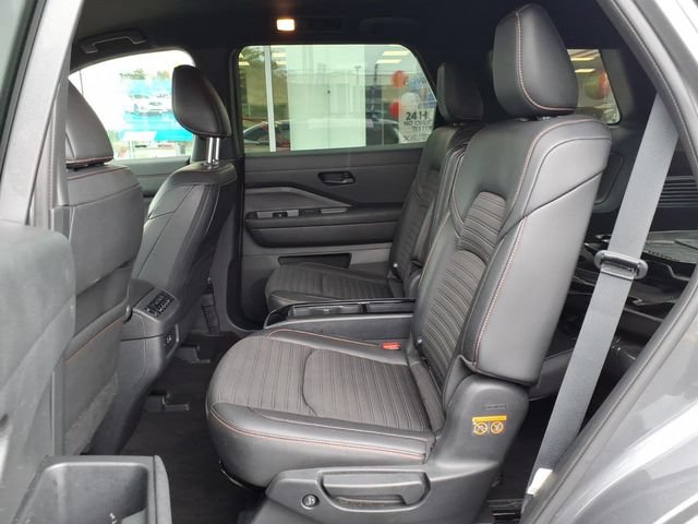 Used 2024 Nissan Pathfinder Rock Creek AWD/4WD image 16