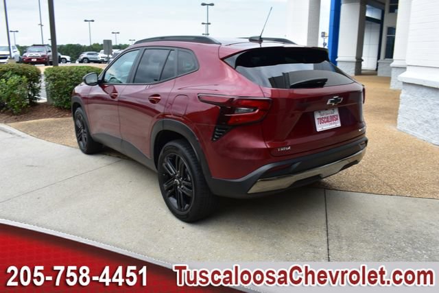 Used 2024 Chevrolet Trax ACTIV w/ Sunroof Package FWD image 8