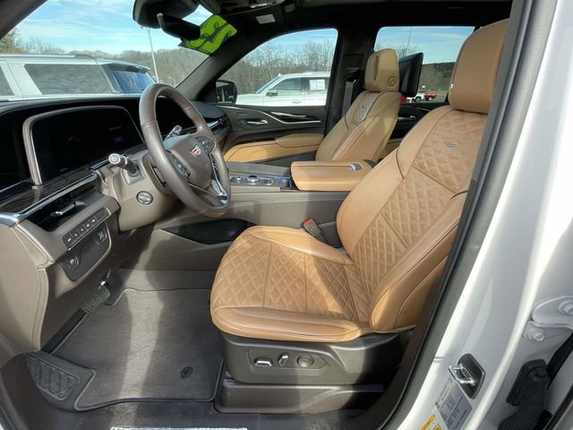 Used 2023 Cadillac Escalade Premium Luxury image 15