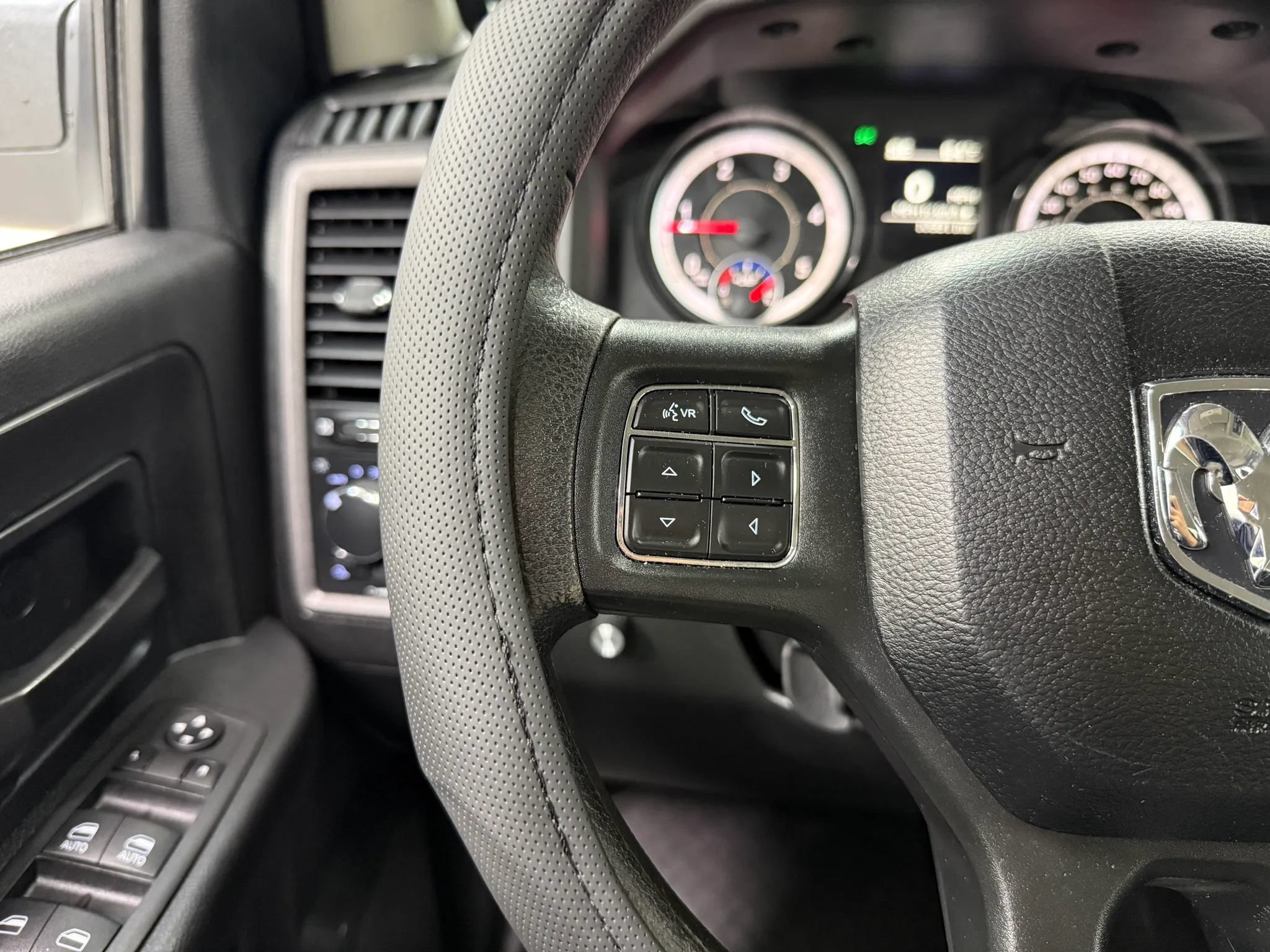 Used 2017 RAM 2500 Tradesman w/ Chrome Appearance Group AWD/4WD image 28