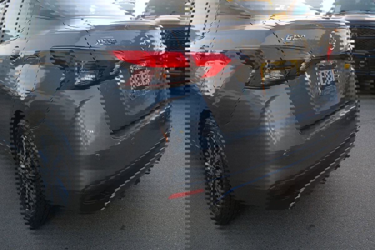 Used 2021 Nissan Versa SV image 31