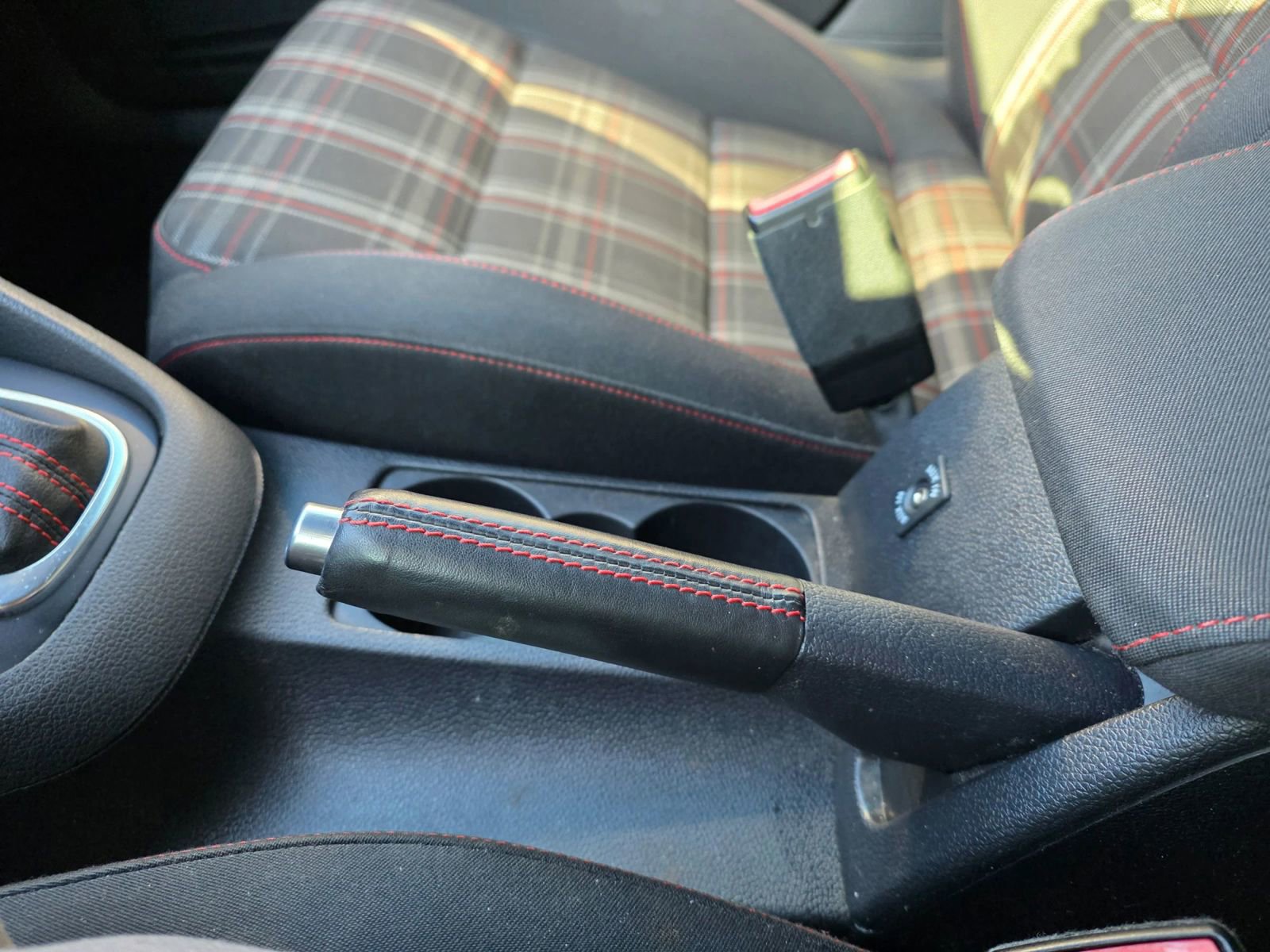 Used 2014 Volkswagen GTI Wolfsburg Edition image 28