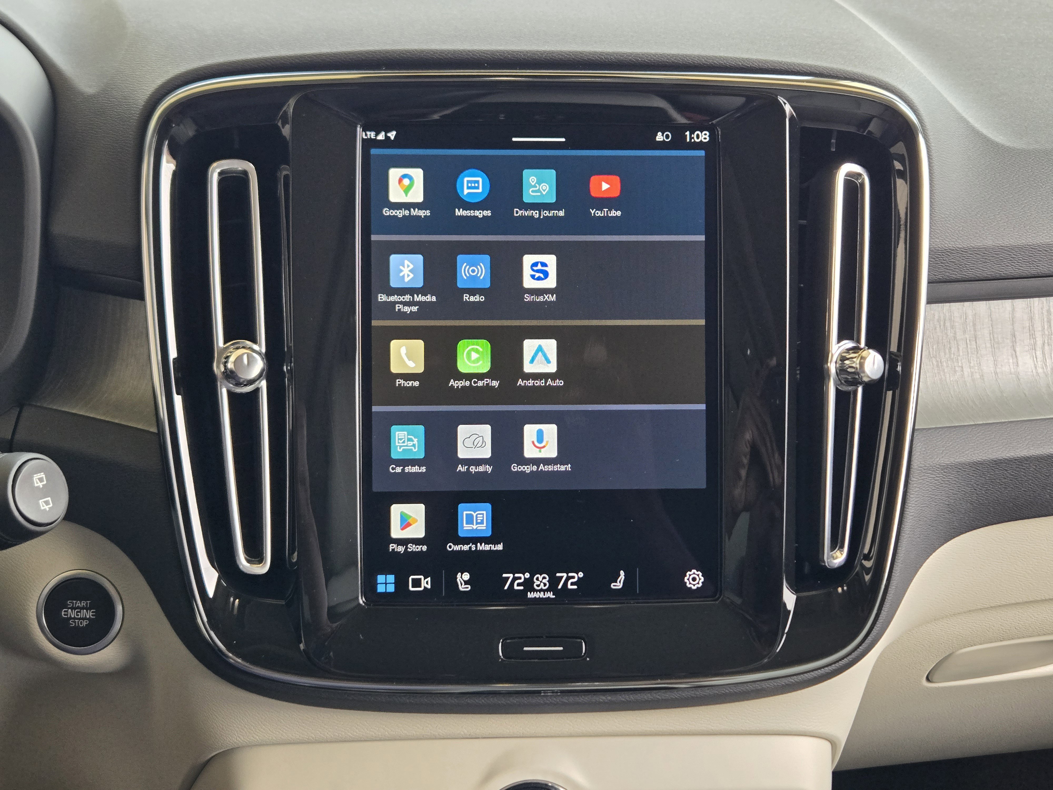 Used 2025 Volvo XC40 B5 Plus w/ Protection Package Premier image 24