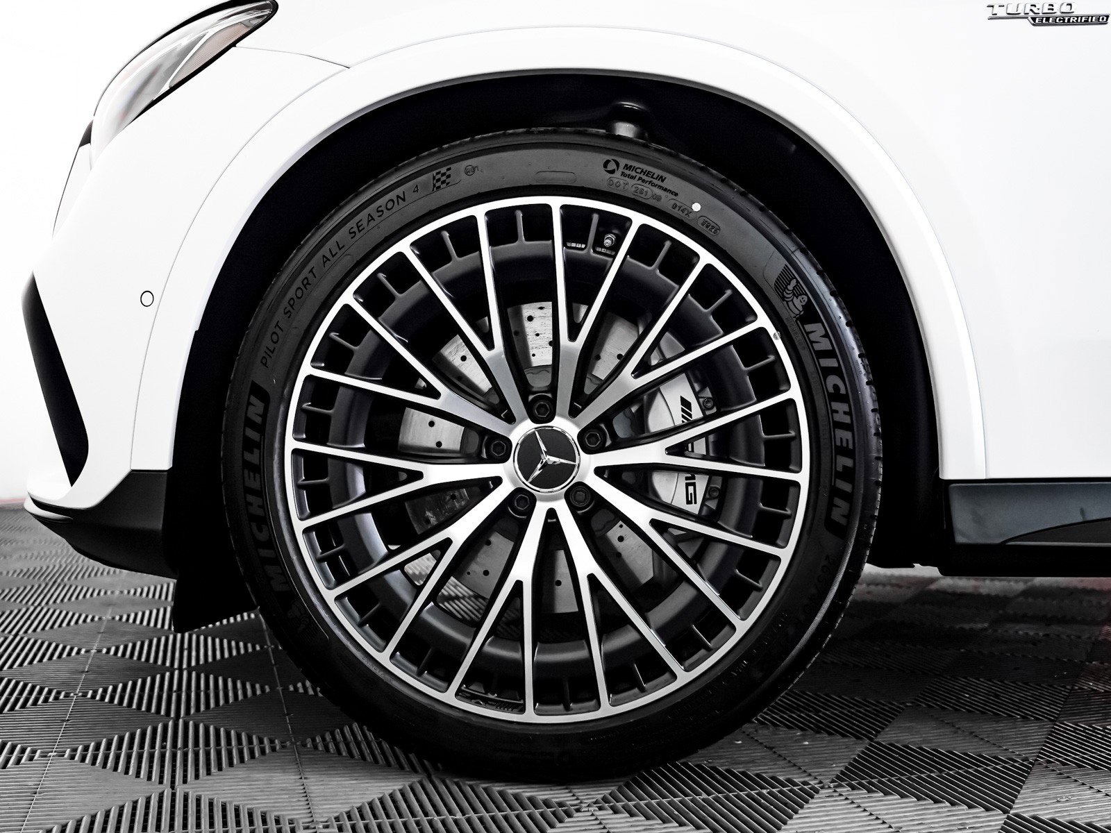 New 2026 Mercedes-Benz GLC 43 AMG 4MATIC image 6