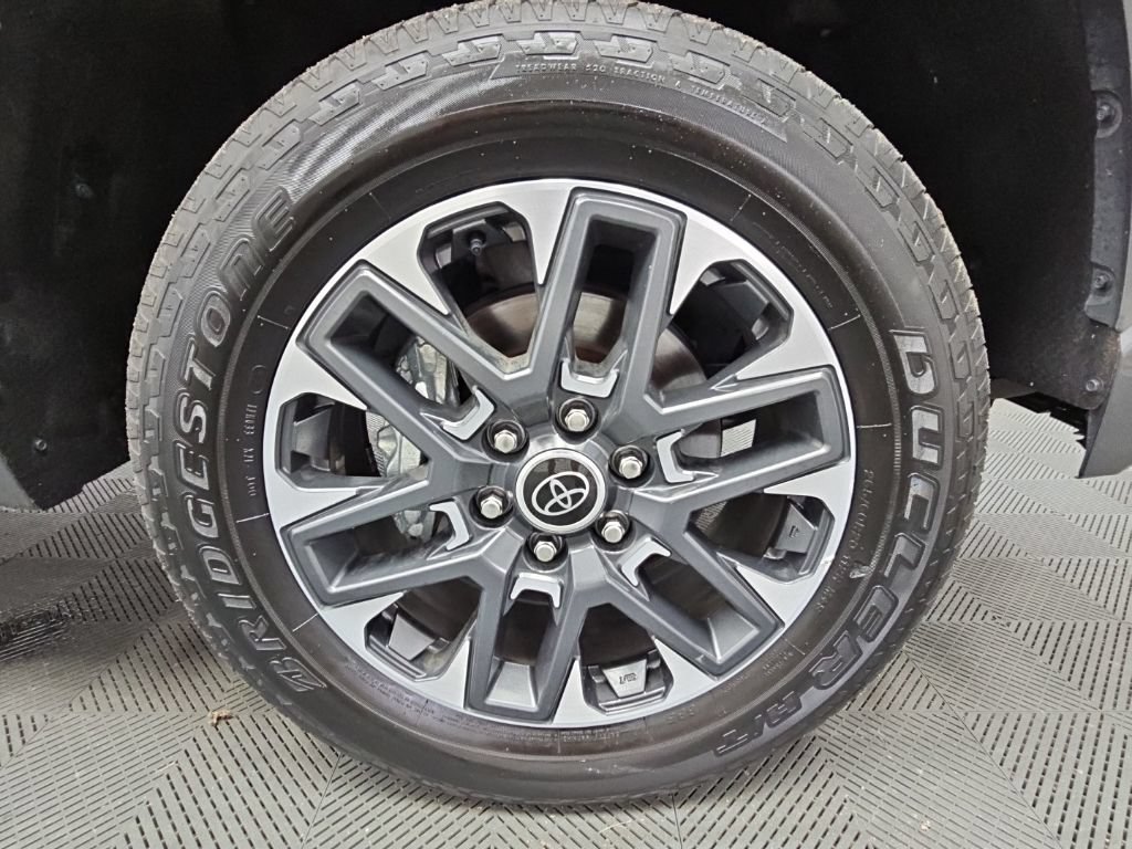 Used 2024 Toyota Tundra Limited AWD/4WD image 47