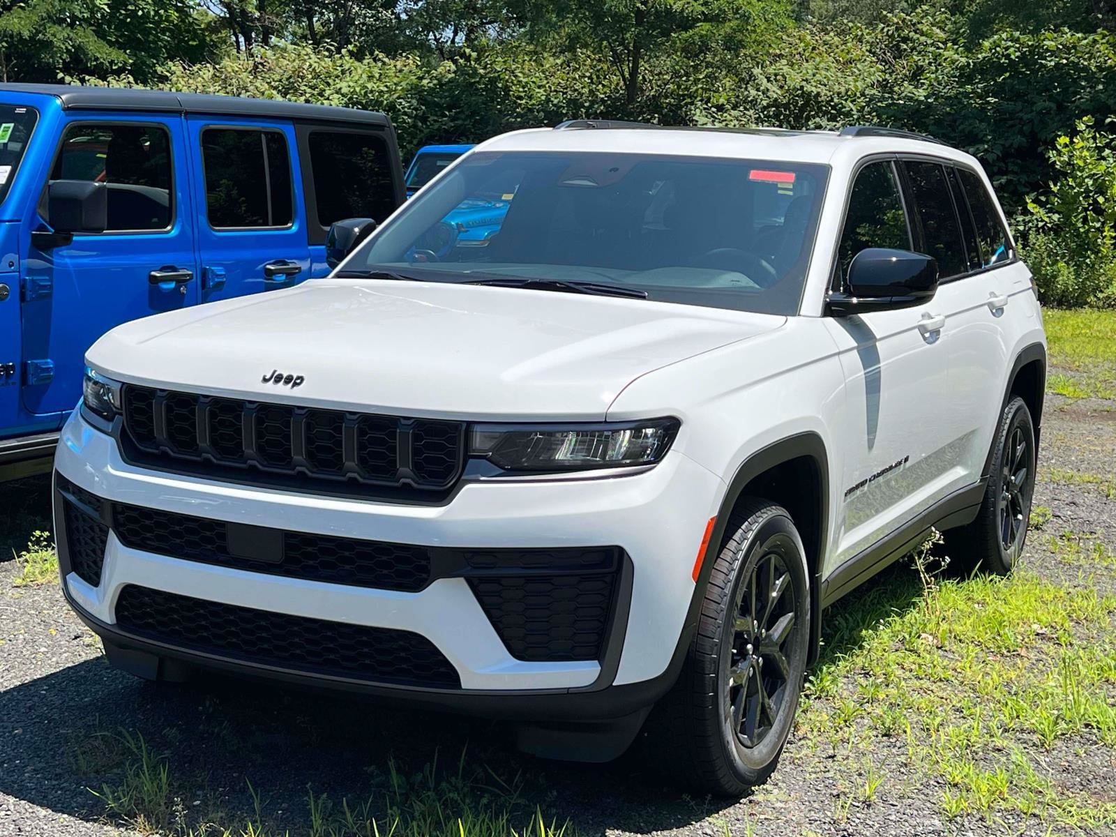New 2026 Jeep Grand Cherokee Altitude AWD/4WD image 5