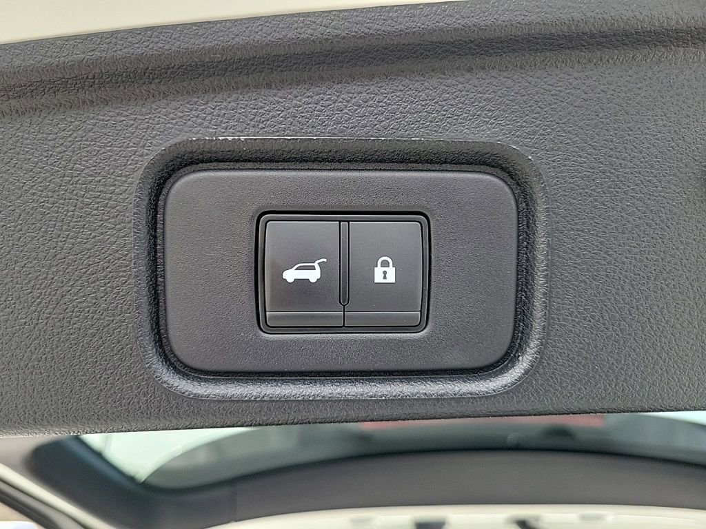 Used 2024 Nissan Pathfinder Platinum image 32