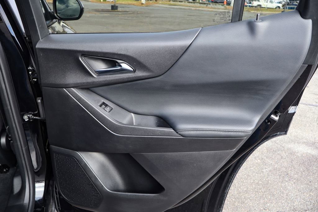 Used 2025 Chevrolet Equinox LT image 36