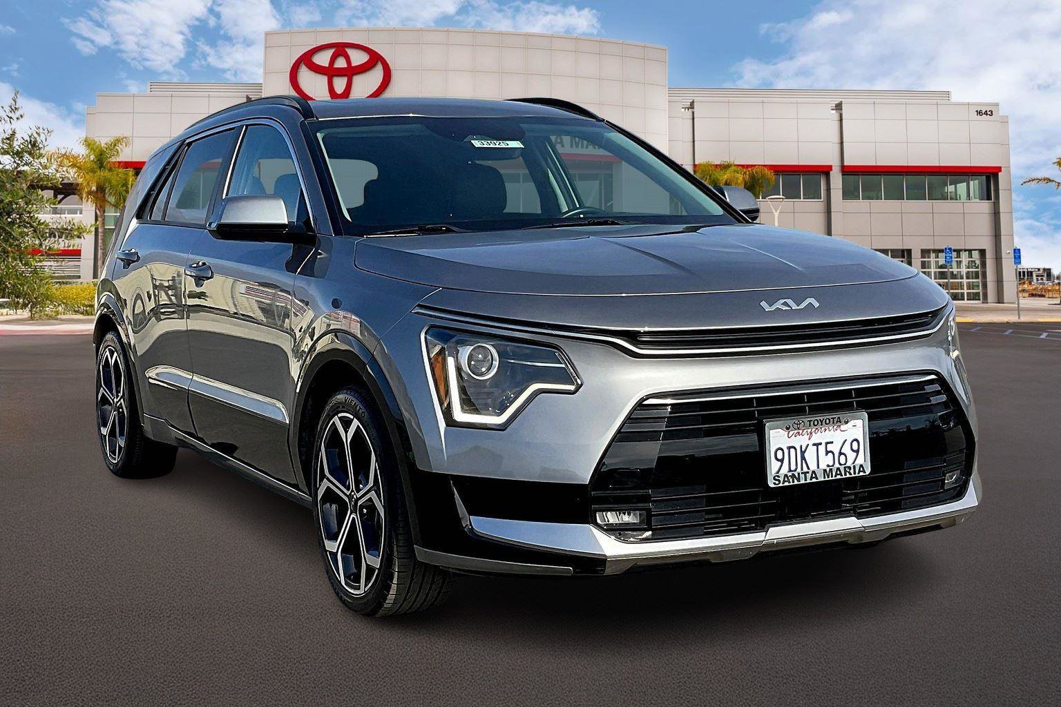 Used 2023 Kia Niro EX Touring