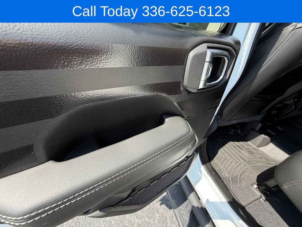 Used 2020 Jeep Wrangler Unlimited Sahara AWD/4WD image 13