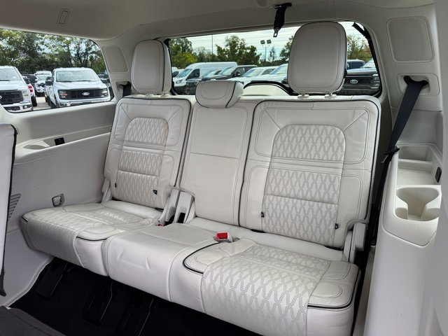 Used 2022 Lincoln Navigator Black Label image 20