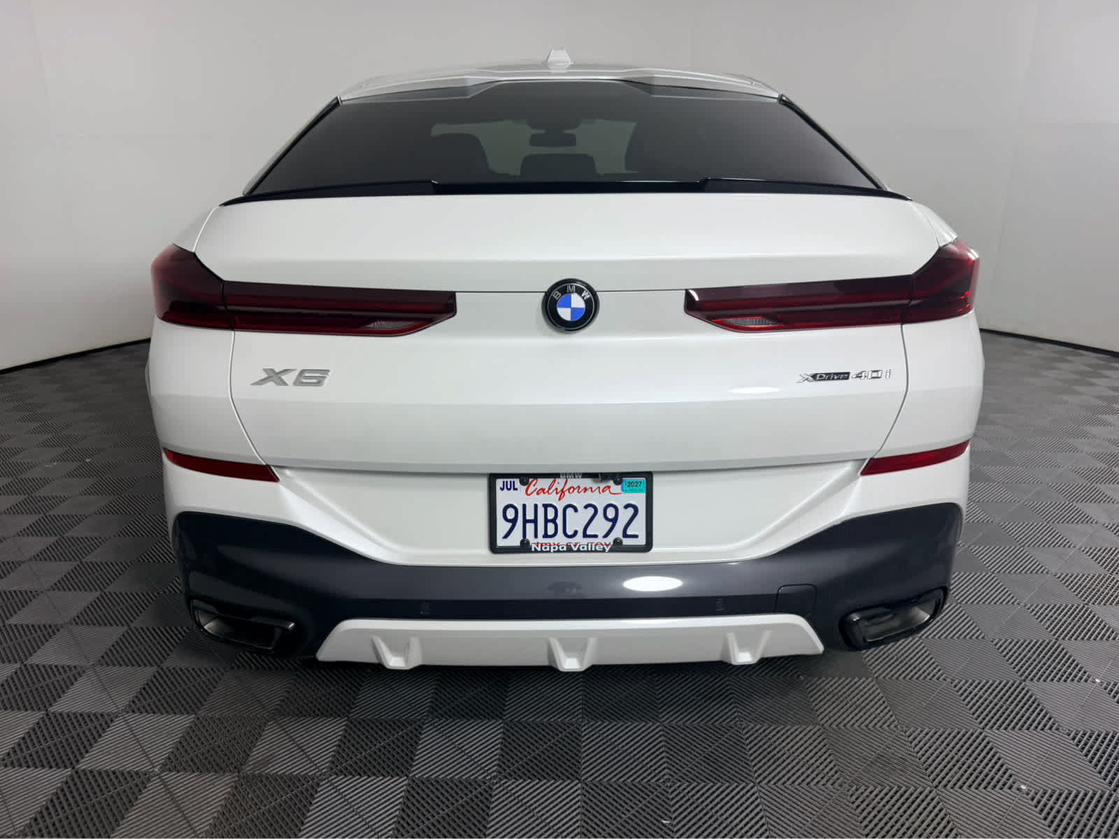 Used 2024 BMW X6 xDrive40i w/ Premium Package AWD/4WD image 4