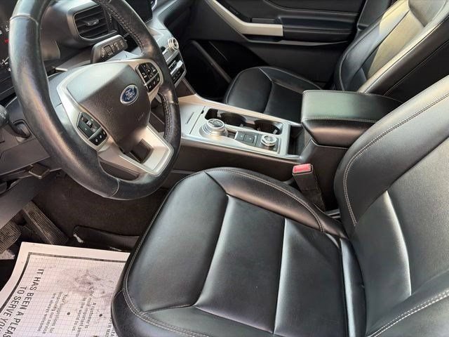 Used 2022 Ford Explorer XLT w/ Equipment Group 202A AWD/4WD image 11