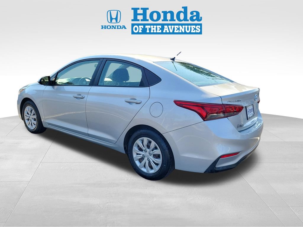 Used 2021 Hyundai Accent SE FWD image 3