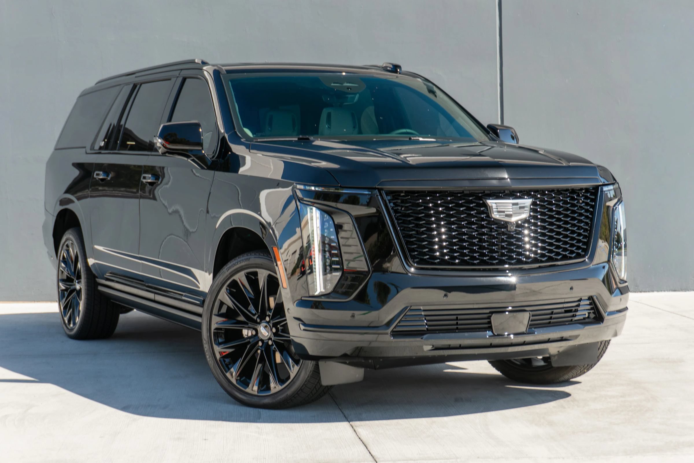 Used 2026 Cadillac Escalade ESV Platinum Sport AWD/4WD image 5