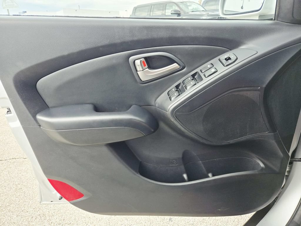Used 2010 Hyundai Tucson GLS w/ Popular Equipment Pkg 2 FWD image 30