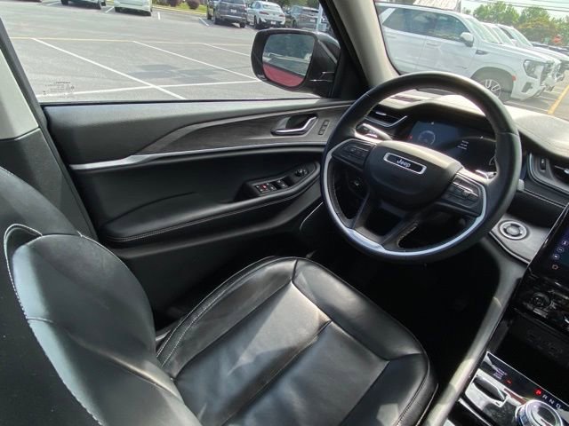 Used 2022 Jeep Grand Cherokee Limited image 25