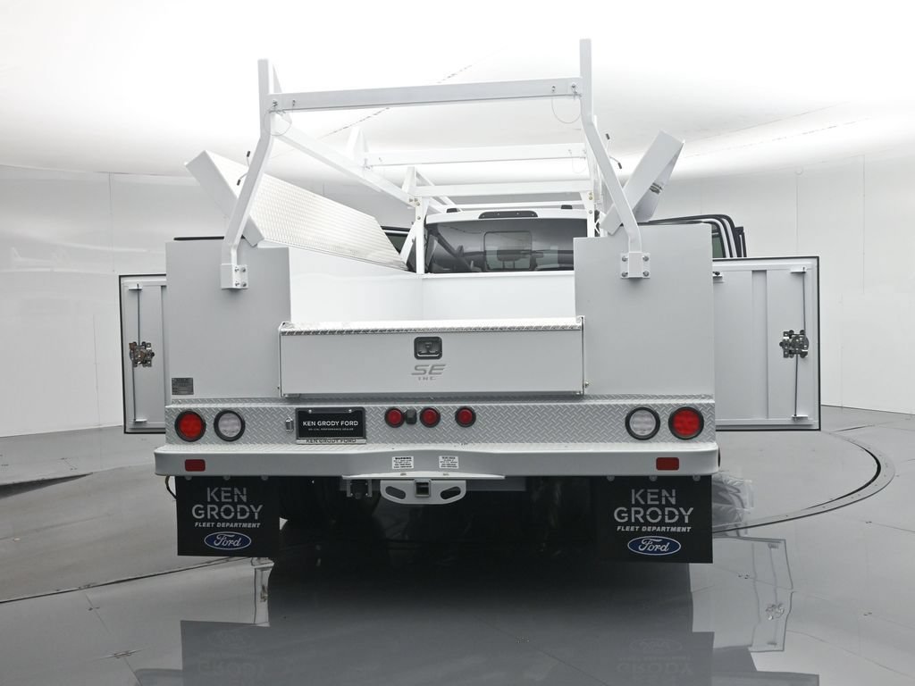New 2026 Ford F350 XL w/ XL Chrome Package RWD image 36