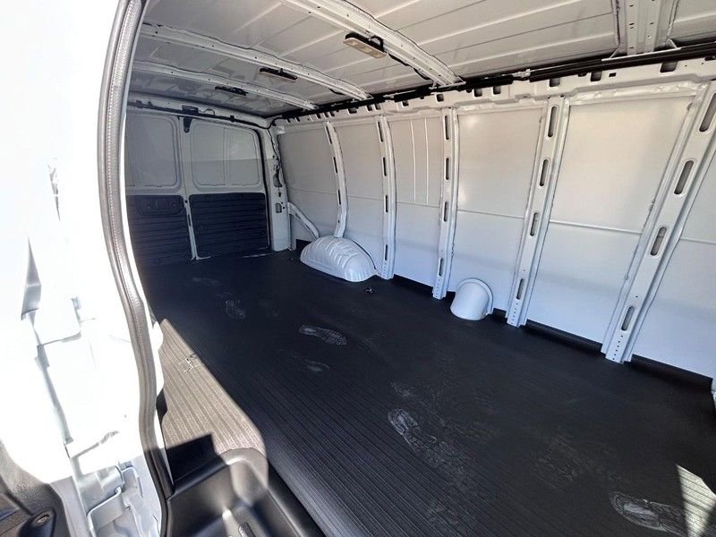 New 2025 GMC Savana 2500 Extended w/ Driver Convenience Package RWD image 6