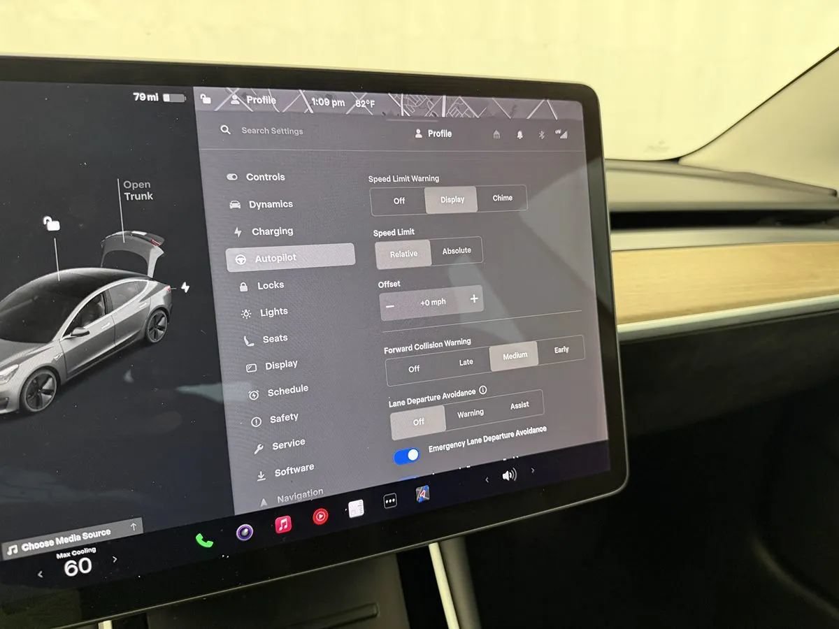 Used 2019 Tesla Model 3 Long Range AWD/4WD image 17