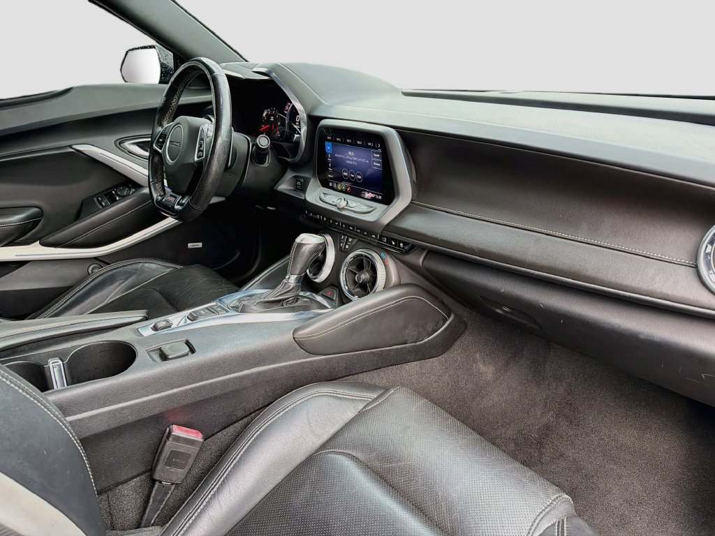 Used 2020 Chevrolet Camaro SS RWD image 13