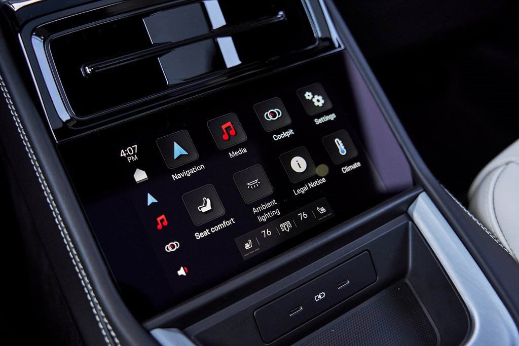 Used 2025 Porsche Panamera 4 w/ Premium Package image 56