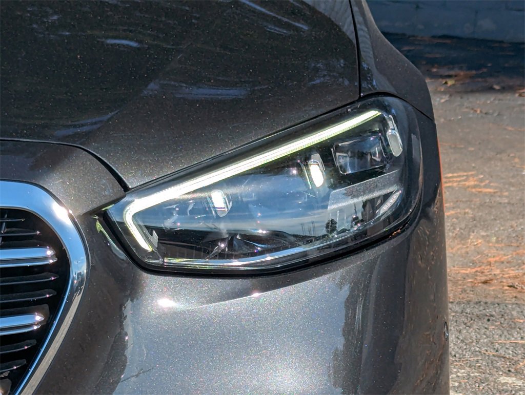 Used 2022 Mercedes-Benz S 580 4MATIC Sedan w/ AMG Line Package image 28