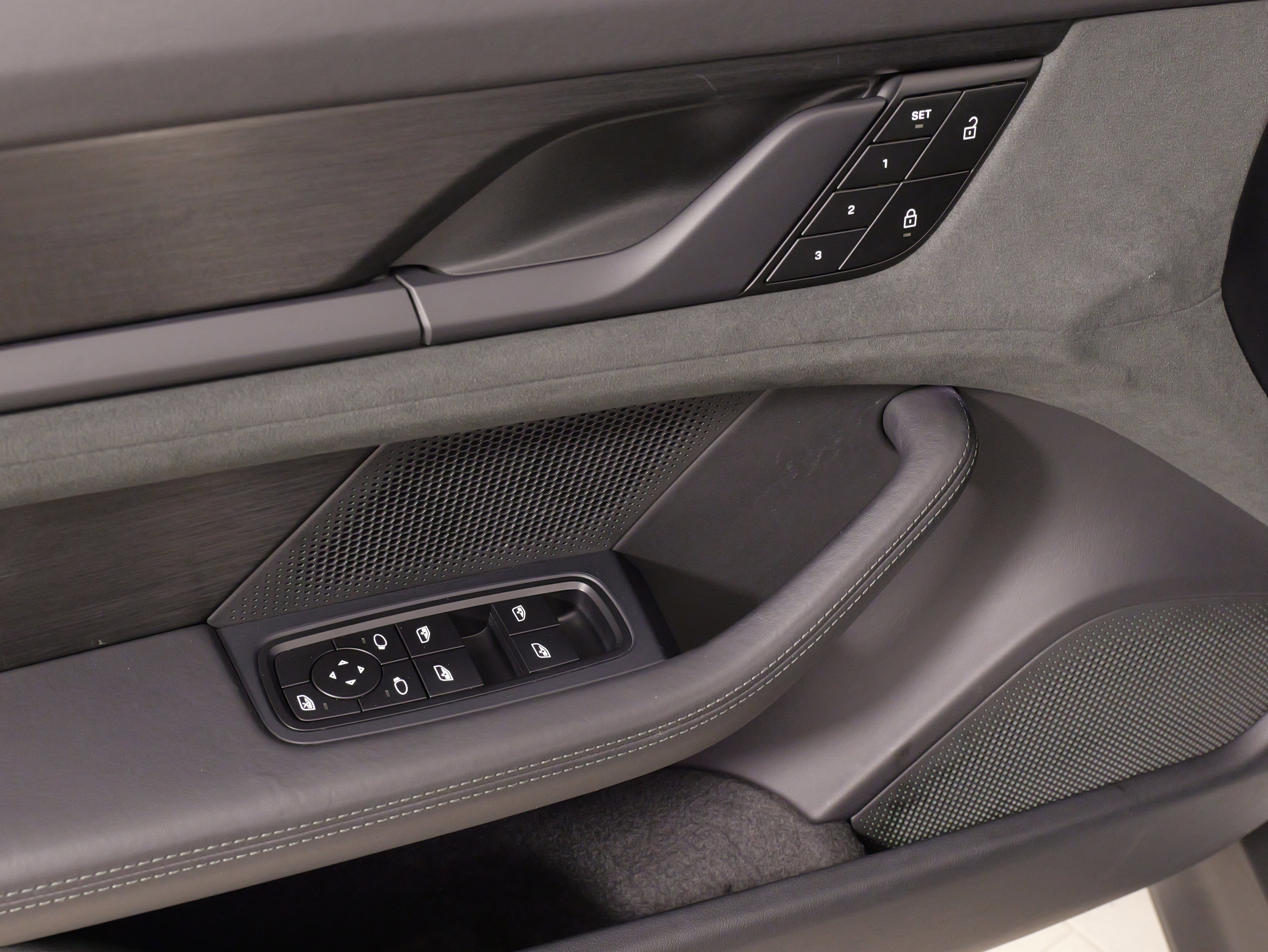 Used 2023 Porsche Taycan GTS image 26