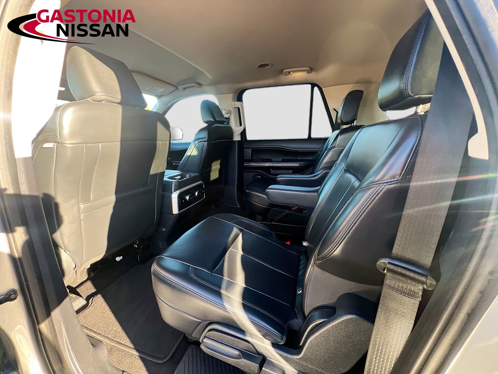 Used 2024 Ford Expedition Max XLT image 33