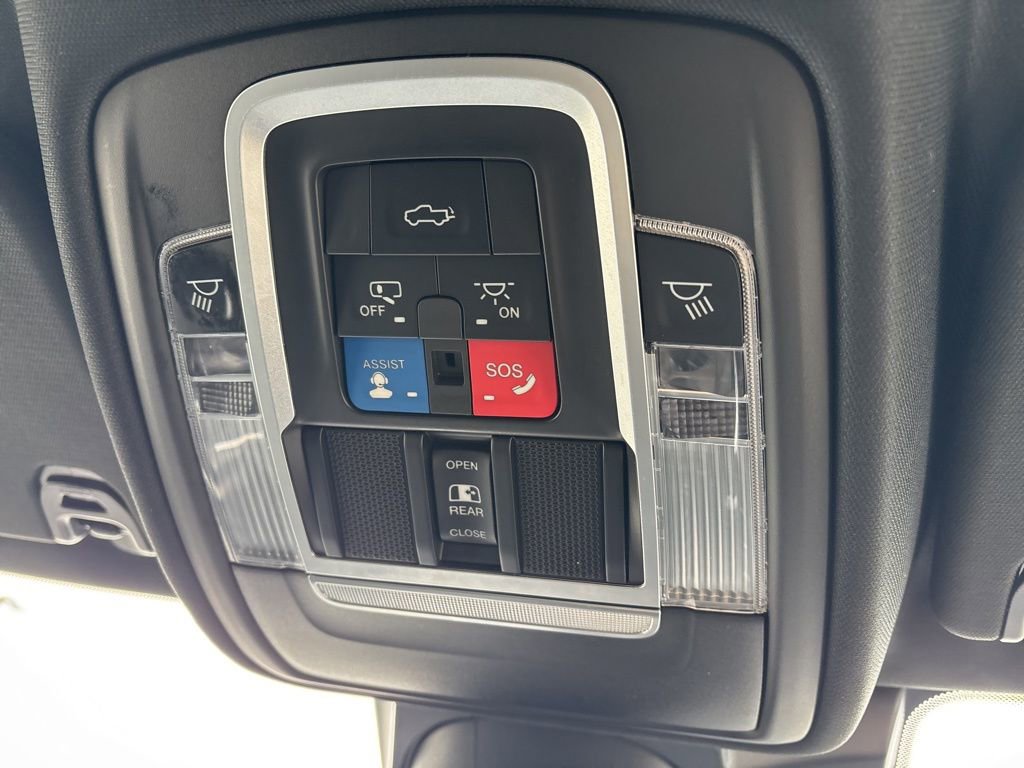 Used 2021 RAM 1500 Laramie w/ Night Edition image 40