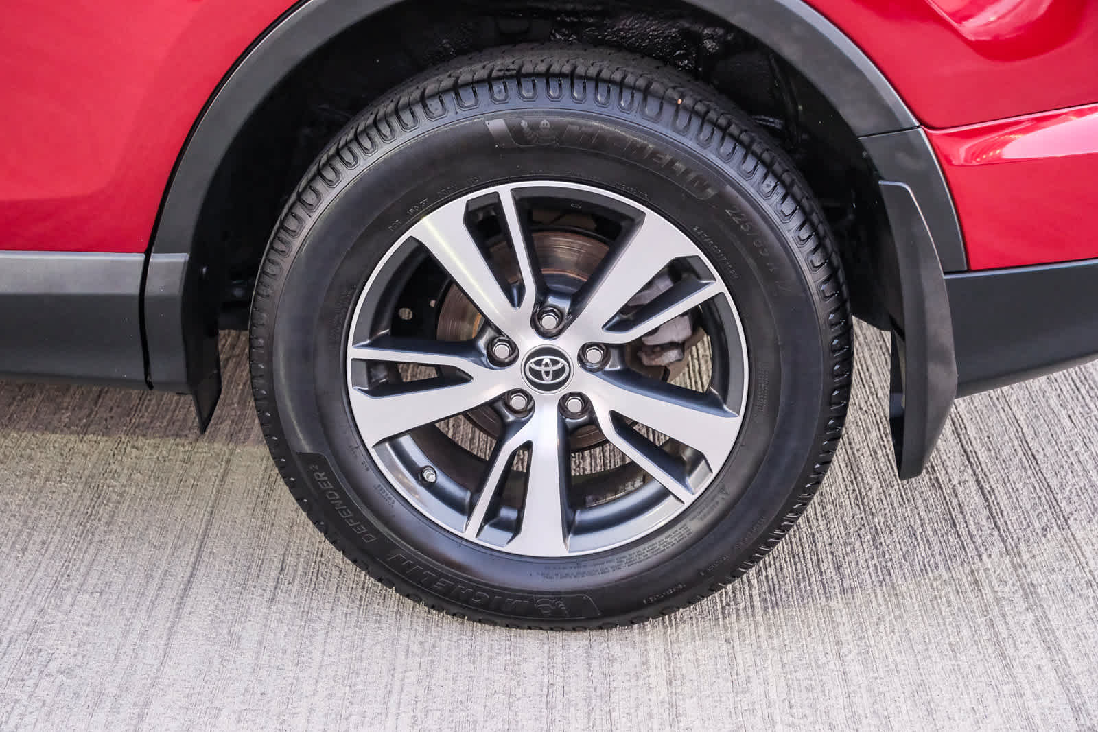 Certified 2018 Toyota RAV4 XLE FWD image 9