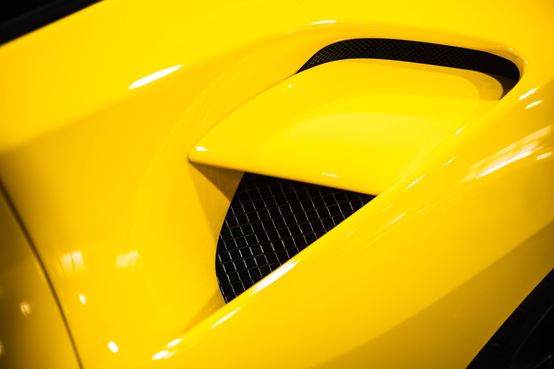 Used 2018 Ferrari 488 GTB RWD image 25