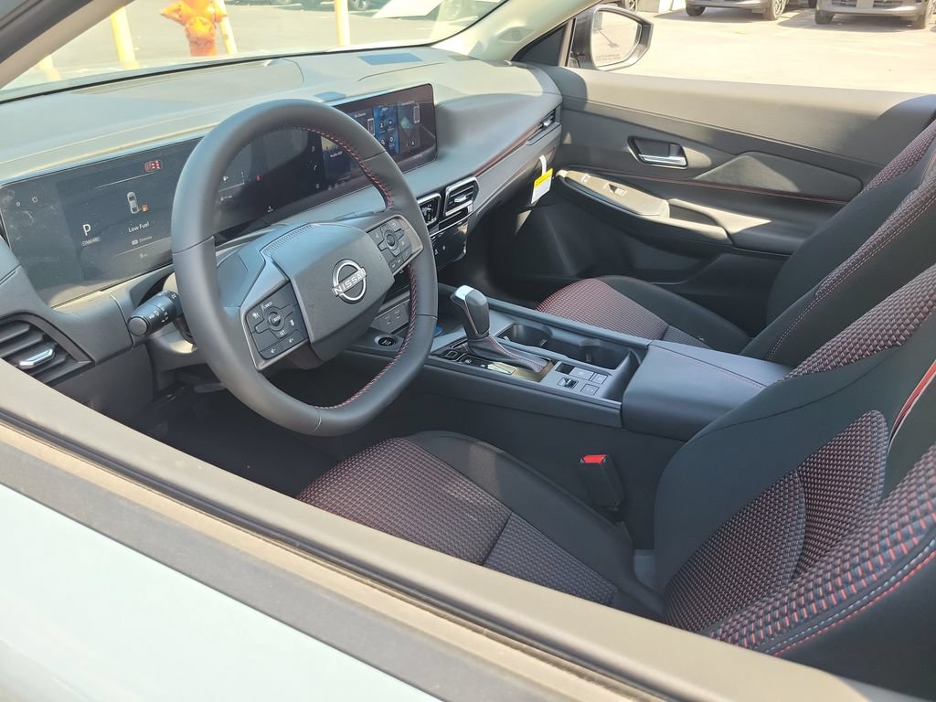 New 2027 Nissan Sentra SR w/ Floor Mat Package FWD image 3