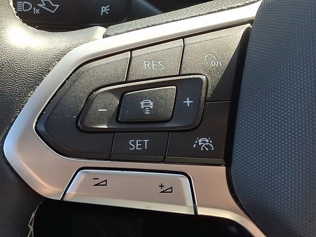 Used 2023 Volkswagen Tiguan SE AWD/4WD image 20