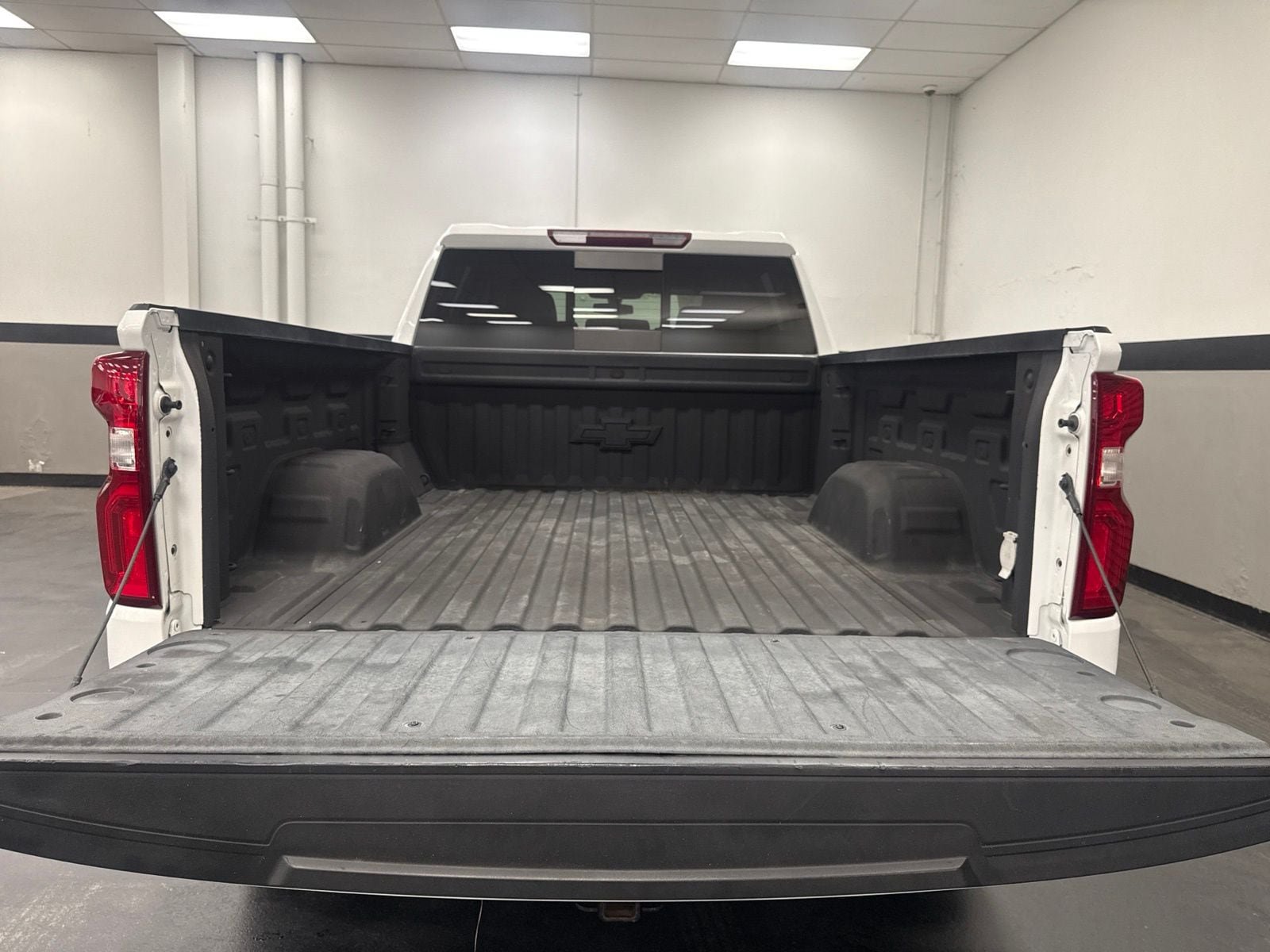 Used 2022 Chevrolet Silverado 1500 RST w/ Convenience Package II AWD/4WD image 13