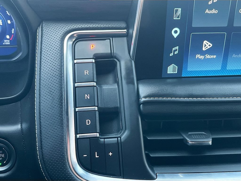 Used 2024 Chevrolet Tahoe Premier w/ Advanced Technology Package AWD/4WD image 17