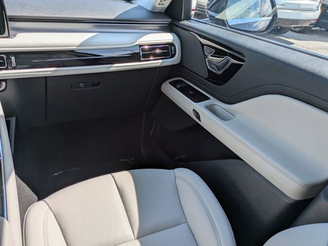 New 2026 Lincoln Aviator 2WD image 17