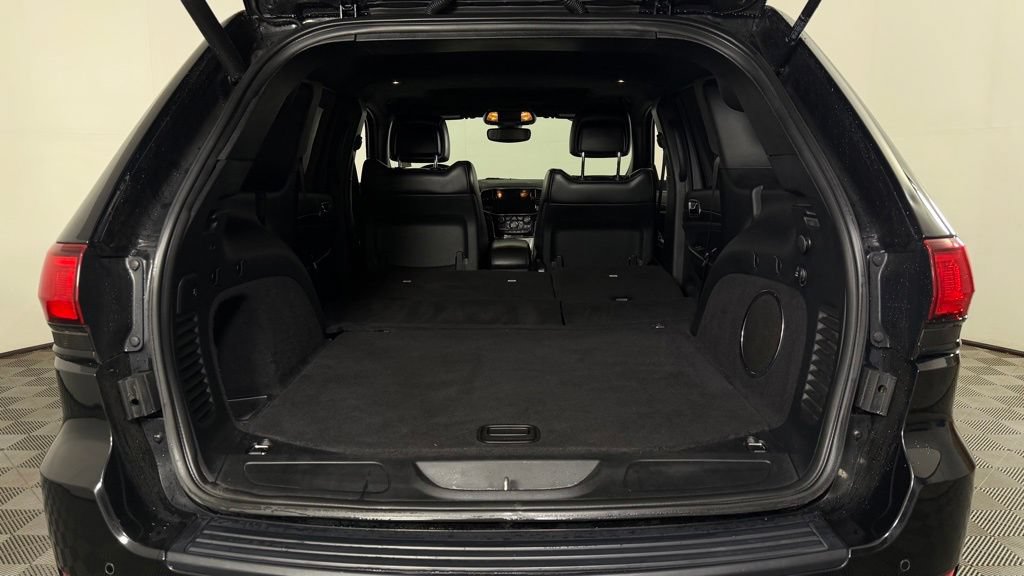 Used 2019 Jeep Grand Cherokee Altitude AWD/4WD image 12