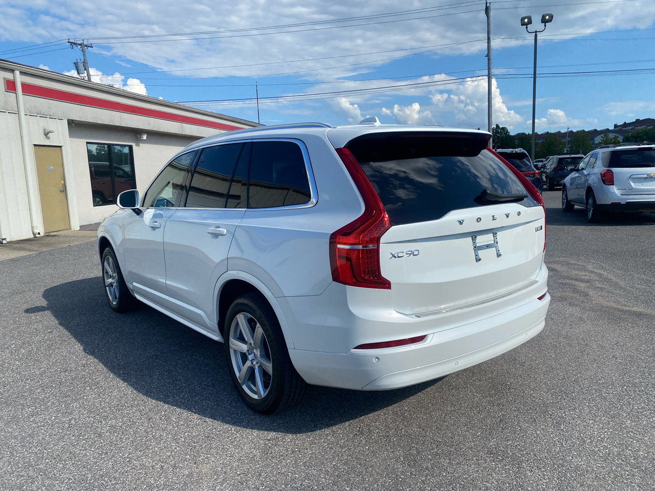 Used 2023 Volvo XC90 B5 Core w/ Protection Package Premier image 7