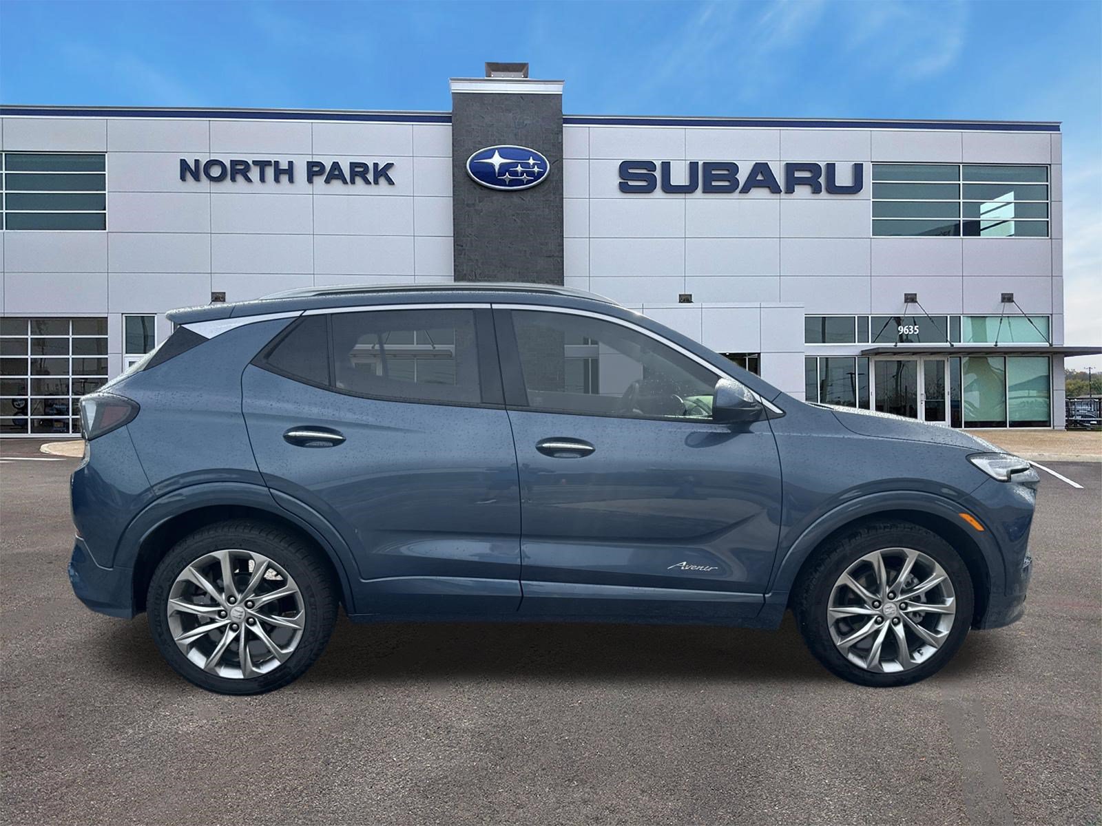 Used 2025 Buick Encore GX Avenir w/ Avenir Convenience Package FWD image 2