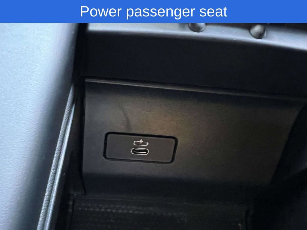 Used 2024 BMW X6 M60i w/ Executive Package image 40